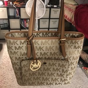 Michael kors handbag